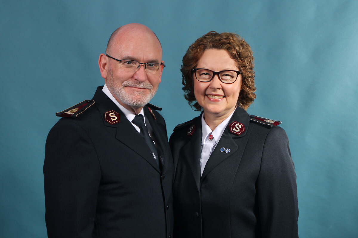Photo officielle - Commissioner Bronwyn Buckingham et Lyndon Buckingham